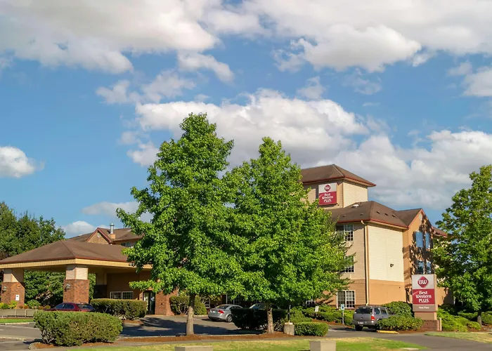 Best Western Plus Park Place Inn & Suites