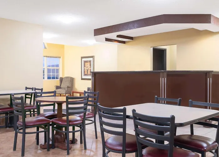 Days Inn By Wyndham Faribault