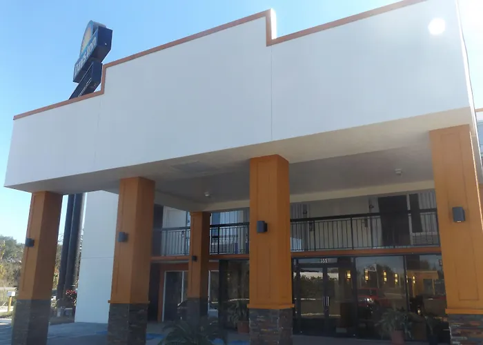 Days Inn By Wyndham Wildwood I-75
