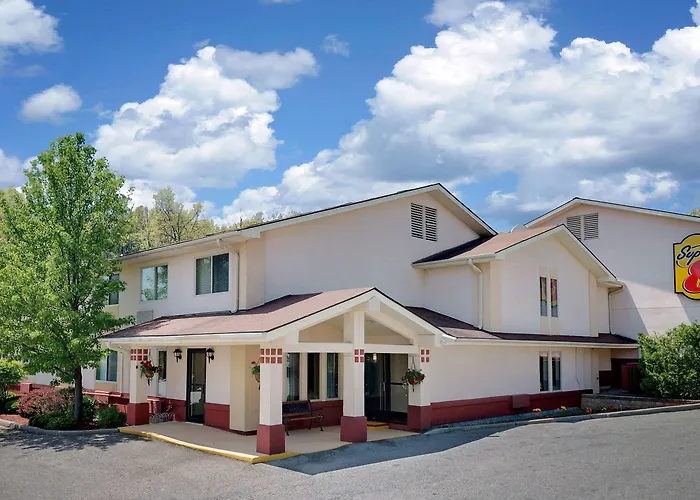 Super 8 By Wyndham Newburgh/West Point Stewart Intl Airport