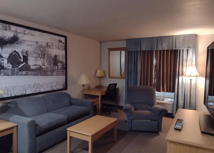 Super 8 By Wyndham Monroe Wi Hotel