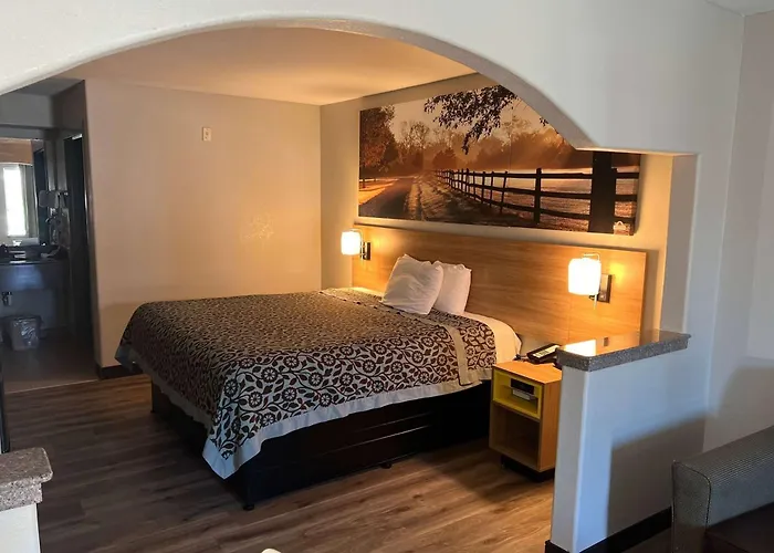 Days Inn & Suites By Wyndham Opelousas
