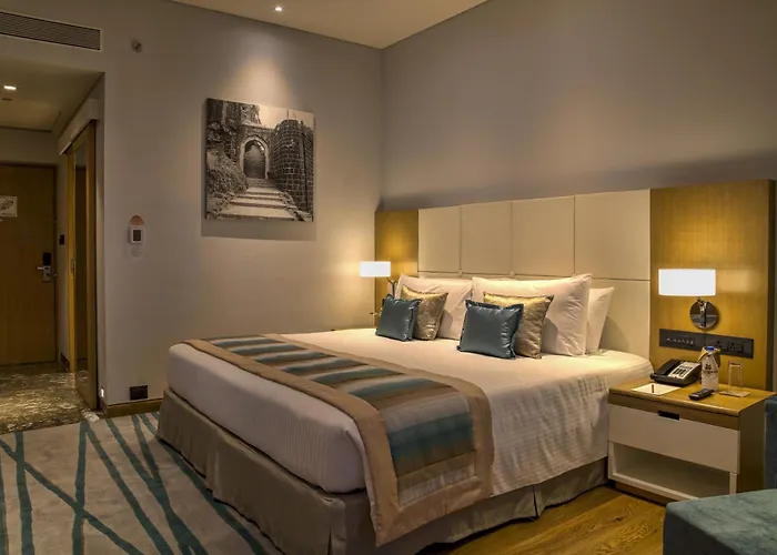 Gateway Nashik Hotel