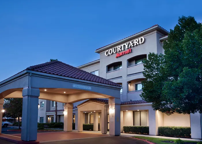 Courtyard By Marriott Palmdale