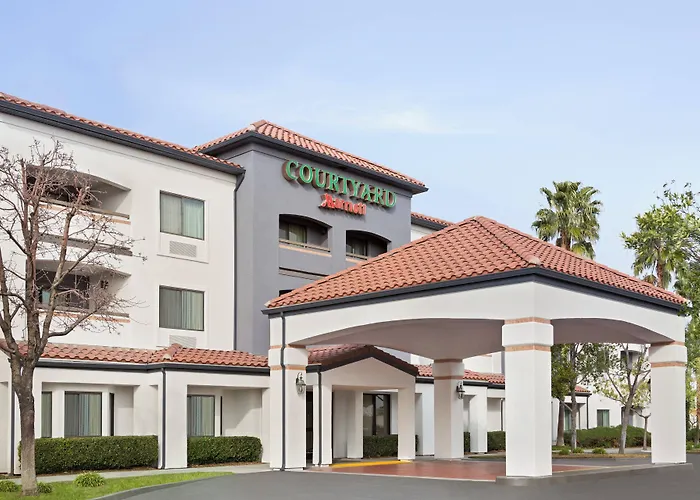 Courtyard By Marriott Palmdale
