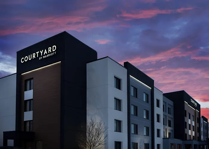 Courtyard By Marriott Buffalo Amherst/University