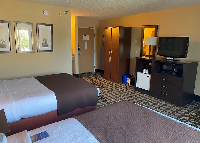Baymont By Wyndham Lakeville