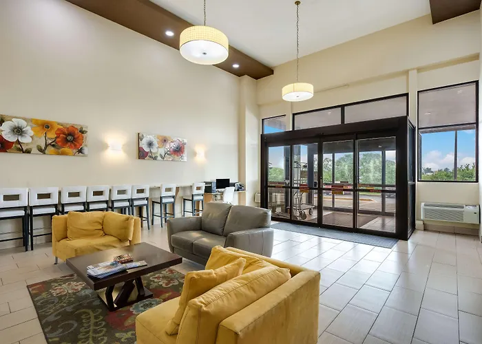 Best Western Waukesha Grand Pewaukee