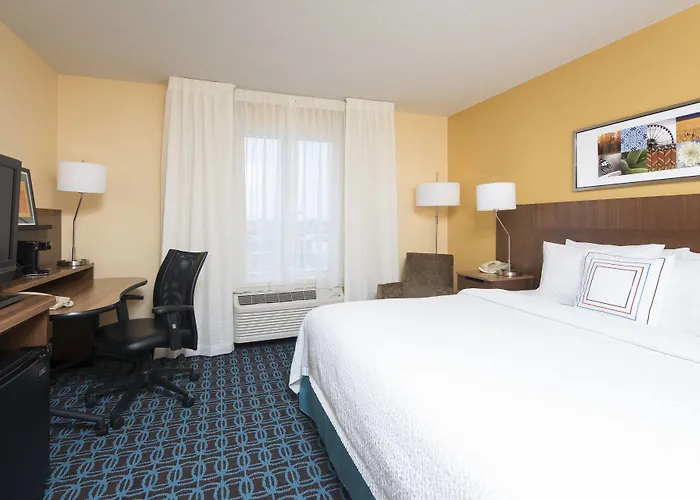 Fairfield Inn And Suites By Marriott Chicago St. Charles Saint Charles