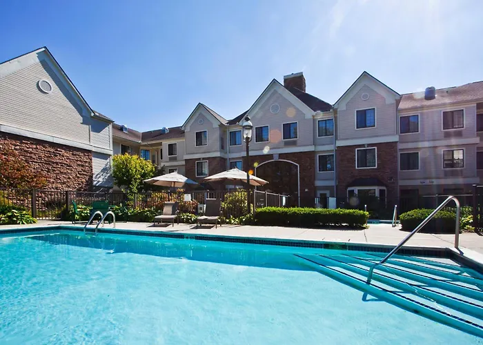 Staybridge Suites Detroit-Utica By Ihg