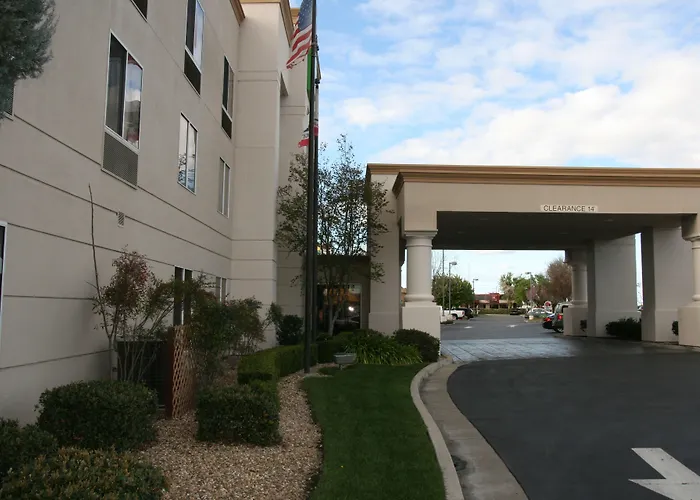 Holiday Inn Express Stockton Southeast By Ihg