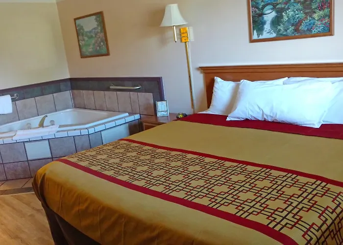 Americas Best Value Inn & Suites Thief River Falls