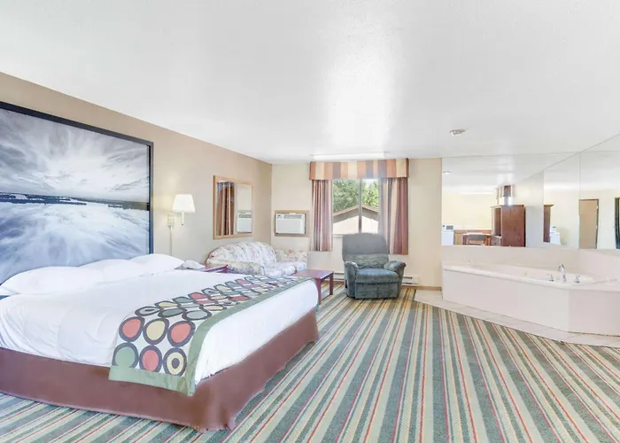 Super 8 By Wyndham Mitchell