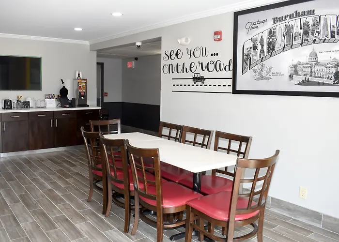 Super 8 By Wyndham Burnham/Lewistown Hotel