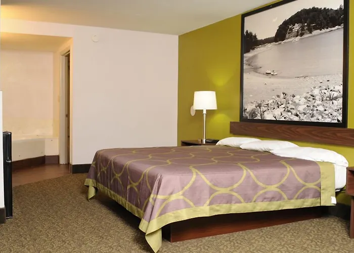 Super 8 By Wyndham Gainesville