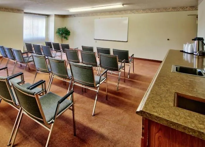Western Skies Inn & Suites