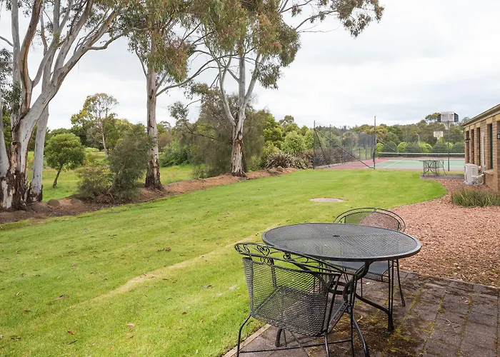 Country Club Villas Launceston