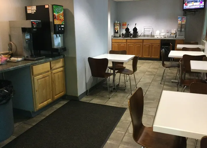 Super 8 By Wyndham Sault Ste. Marie Hotel