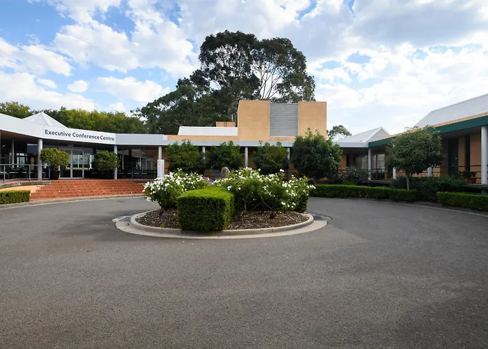 Lakeside Hotel And Conference Centre