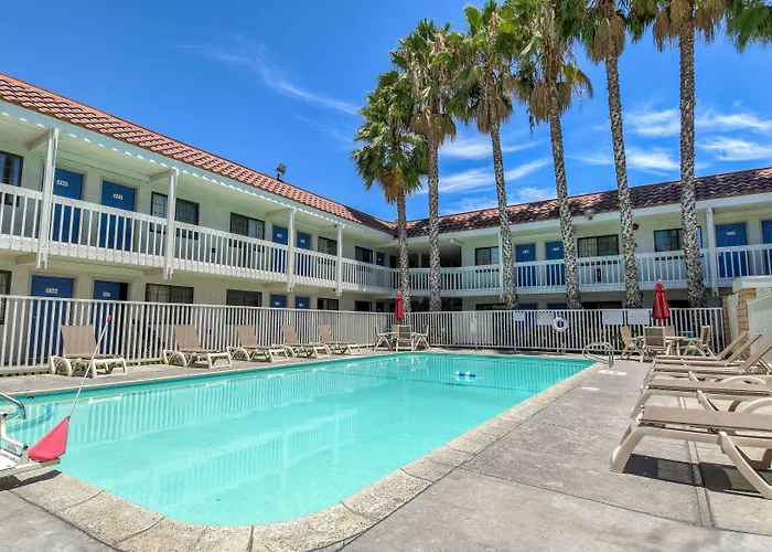 Motel 6-Pomona, Ca - Los Angeles