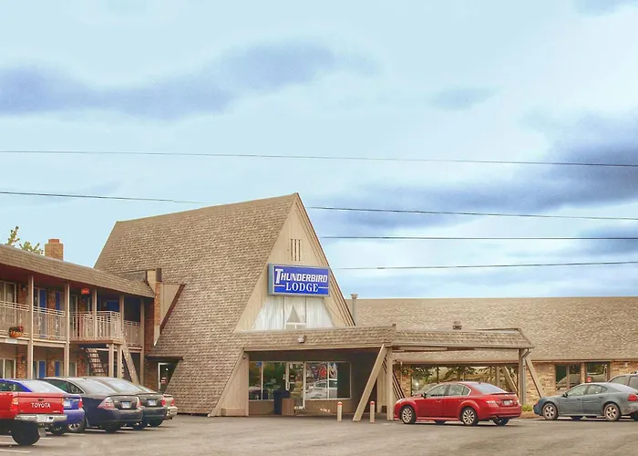 Thunderbird Lodge