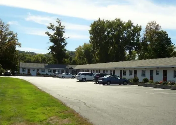 Monument Mountain Motel