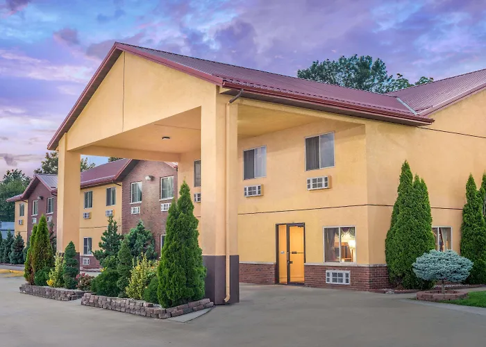 Super 8 By Wyndham Olney Motel