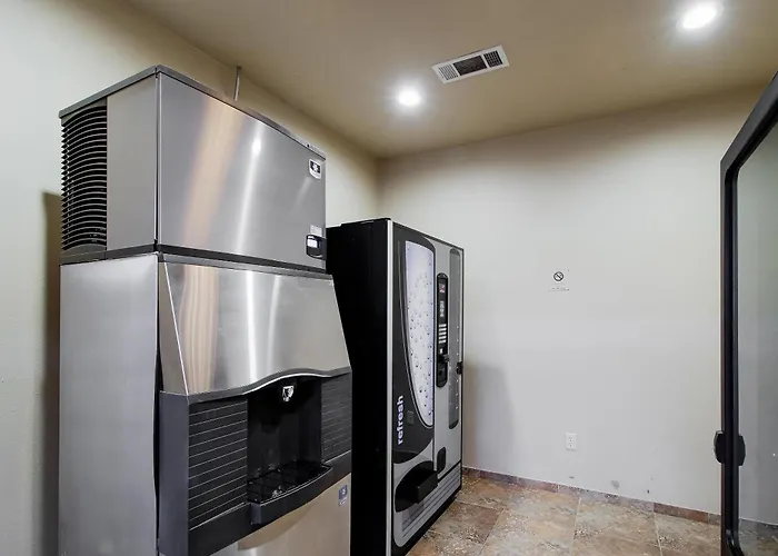 Oyo Pinewood Inn & Suites Silsbee