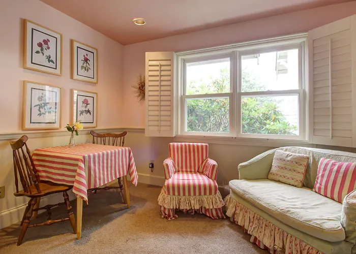 Country Cottage Of Langley