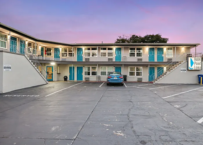 Hotel Point Loma