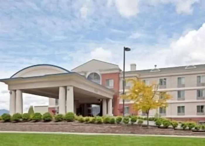 Triple Play Resort Hotel & Suites Hayden