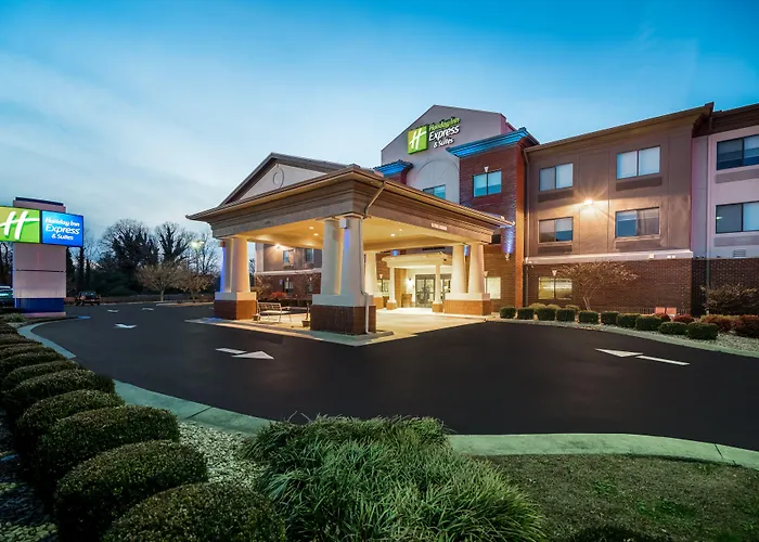 Holiday Inn Express & Suites Rocky Mount Smith Mountain Lake By Ihg