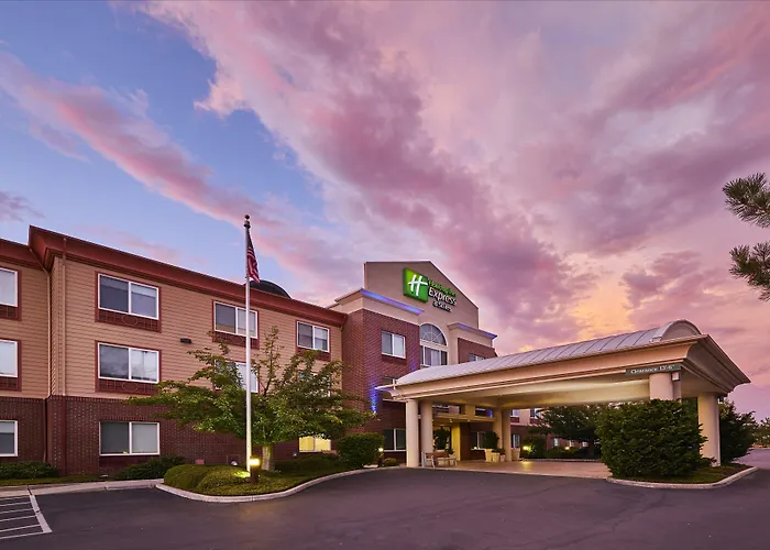 Holiday Inn Express & Suites Medford- By Ihg