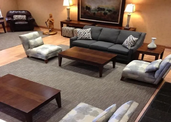 Town & Country Inn And Suites Quincy