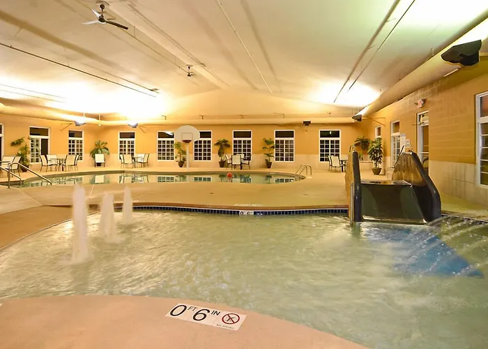 Crandon Inn & Suites