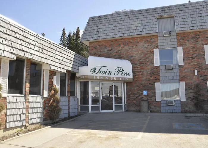 Twin Pine Inn & Suites