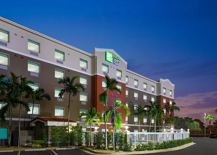 Holiday Inn Express & Suites Pembroke Pines-Sheridan St By Ihg