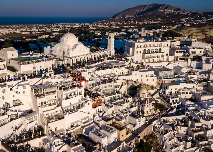Nefeles Luxury Suites Fira 