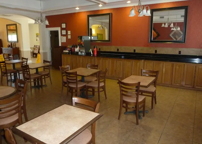 Americas Best Value Inn - Gun Barrel City