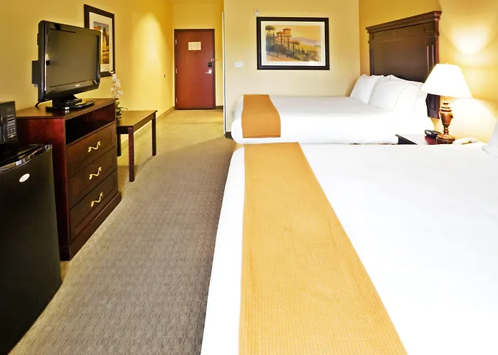Holiday Inn Express & Suites Texarkana By Ihg