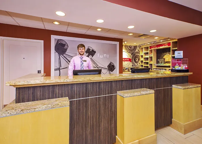 Hampton Inn & Suites Madison - West