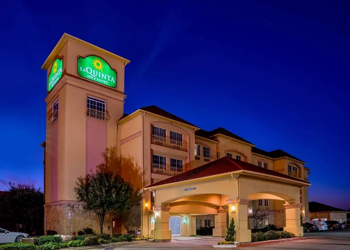 La Quinta By Wyndham Dfw Airport West - Bedford Hotel