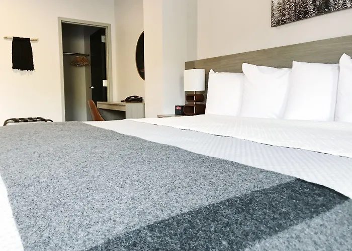 Airport Inn