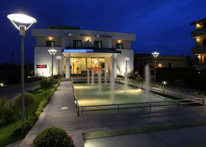 La Costiera Hotel