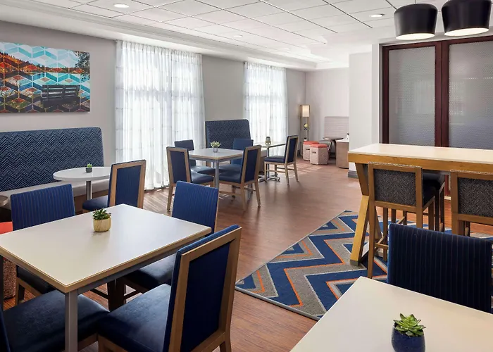 Hampton Inn Fairmont