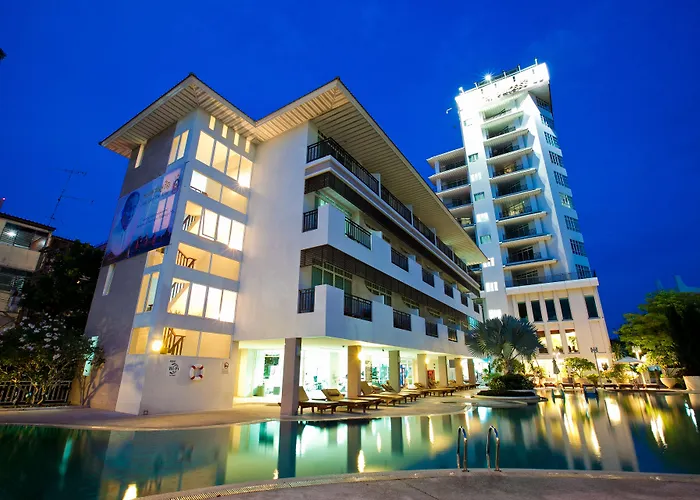Pattaya Discovery Beach Hotel - Sha Extra Plus