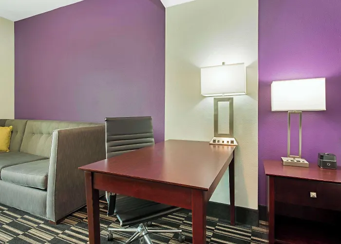 La Quinta By Wyndham Bridge City-Orange