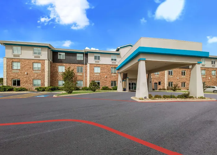 Best Western Plus Bowie Inn & Suites