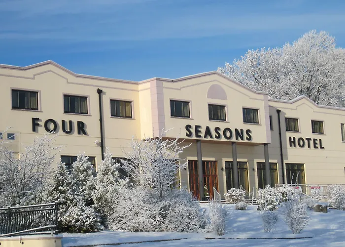 Four Seasons Hotel & Leisure Club