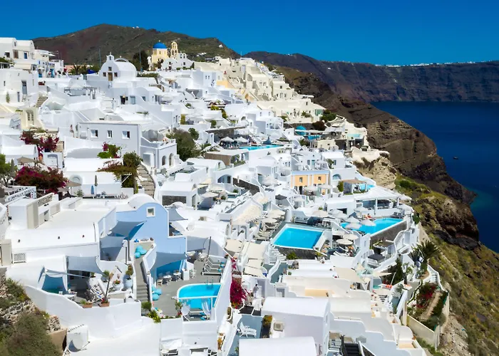 Kima Oia Suites